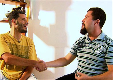 Eduardo e Edgar: cabelos crespos, traços de negros e a pele clara.