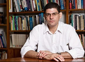 Cientista político Fabiano Santos participa do programa Espaço Público