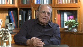 O experiente cirurgião plástico Ivo Pitanguy explica o trabalho altruísta que desenvolve na Santa Casa de Misericórdia
