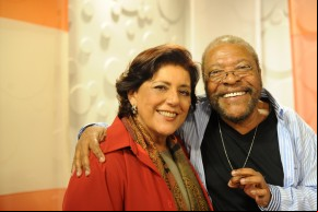 O sambista Martinho da Vila é recebido por Leda Nagle