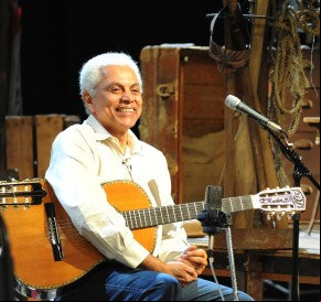 Arte do Artista celebra a trajetória do carismático cantor e compositor Paulinho da Viola